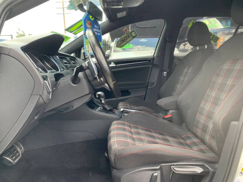2017 Volkswagen Golf GTI S