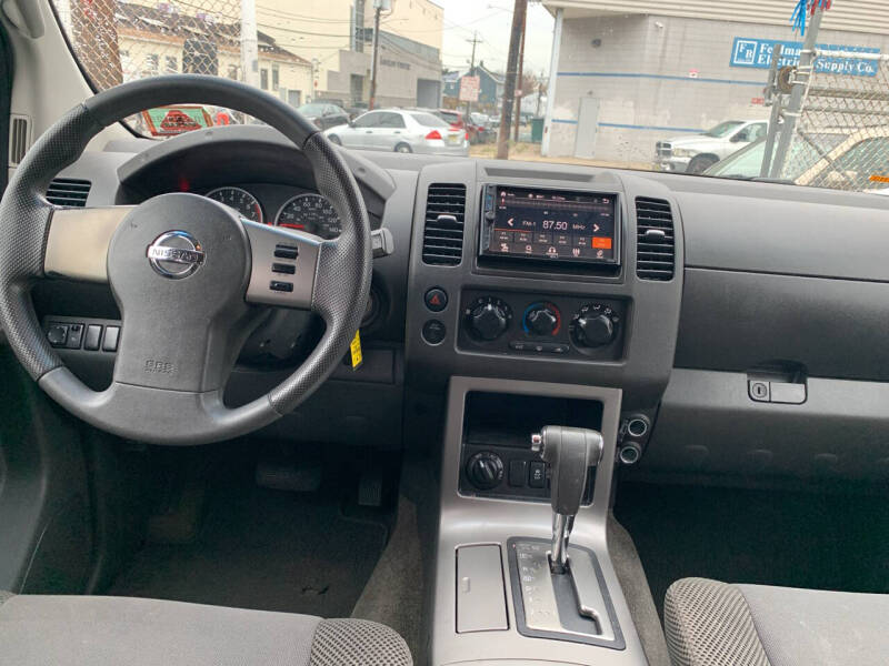 2012 Nissan Pathfinder Silver Edition