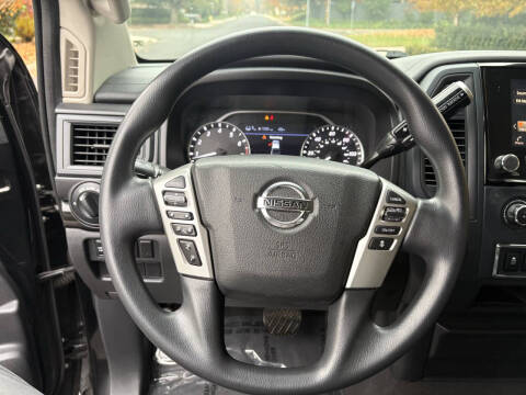 2022 Nissan Titan SV