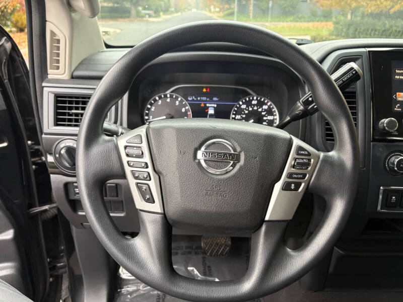 2022 Nissan Titan SV