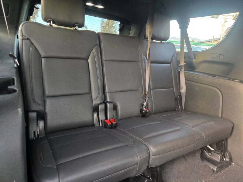 2024 Chevrolet Suburban LT