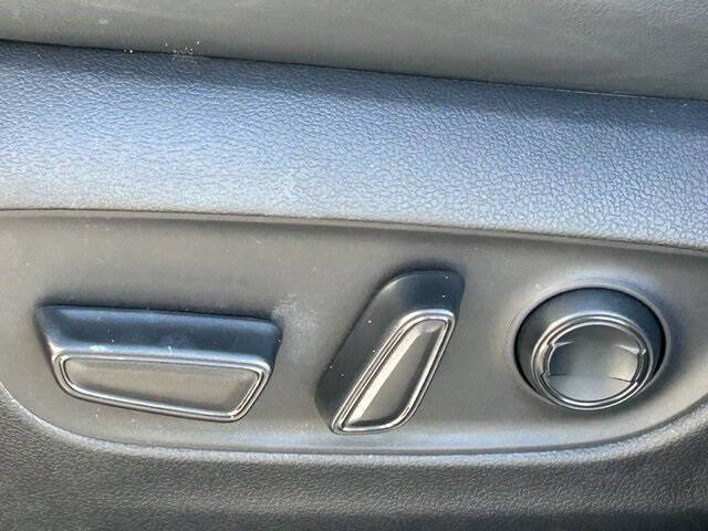 2025 Toyota RAV4 Hybrid XLE Premium