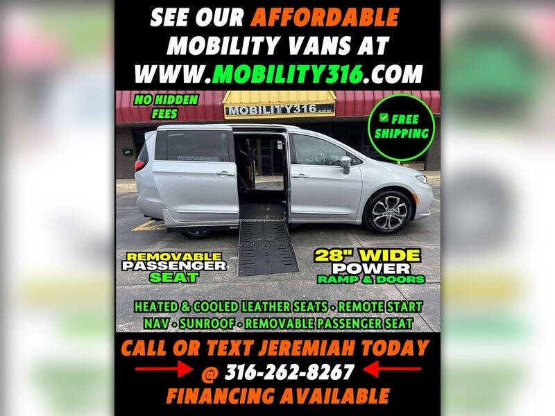 2024 Chrysler Pacifica Pinnacle's photo