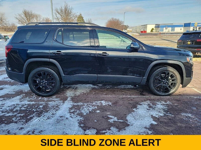 2023 GMC Acadia SLT