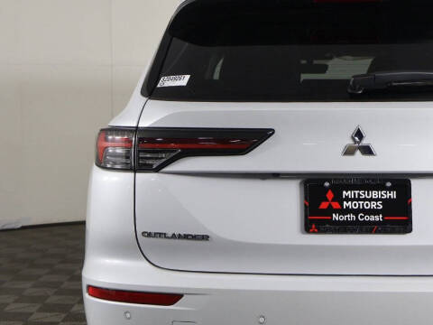 2025 Mitsubishi Outlander SE