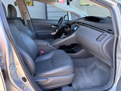 2010 Toyota Prius III