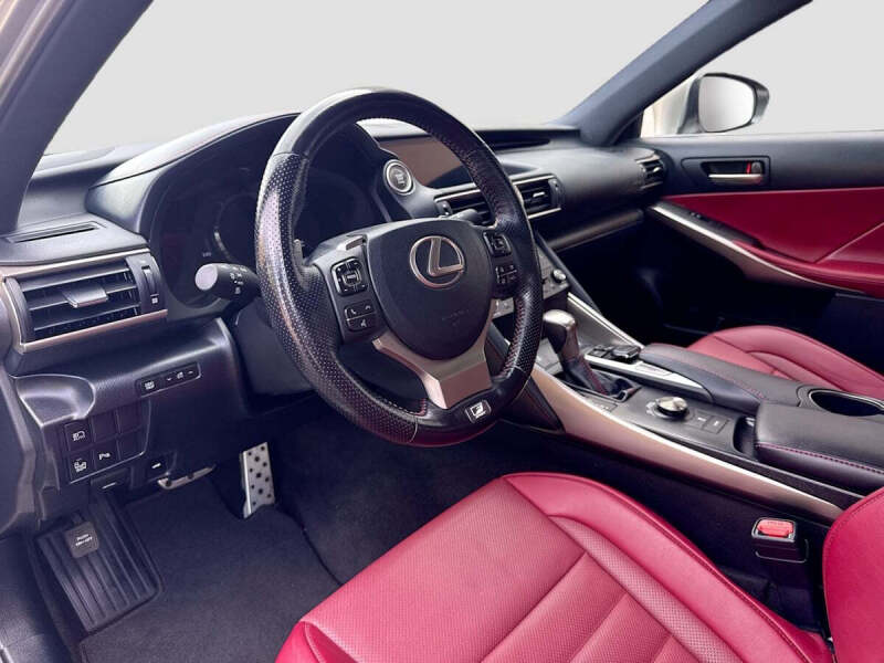 2020 Lexus IS 350