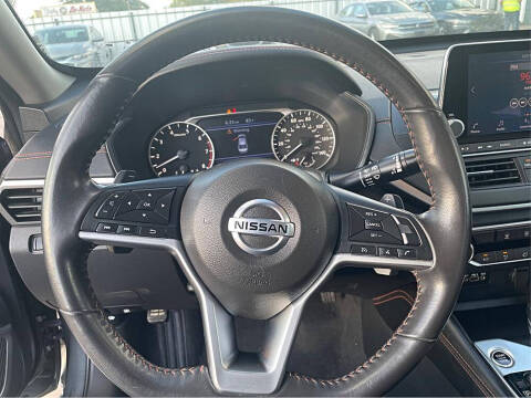 2022 Nissan Altima 2.5 SR