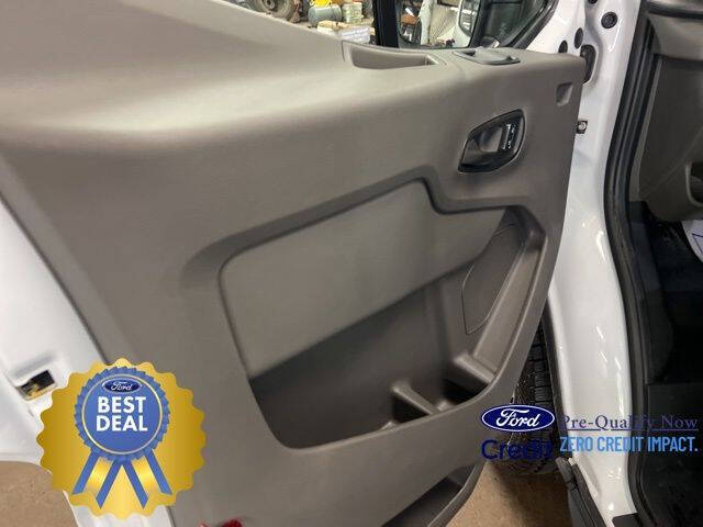 2025 Ford Transit 250