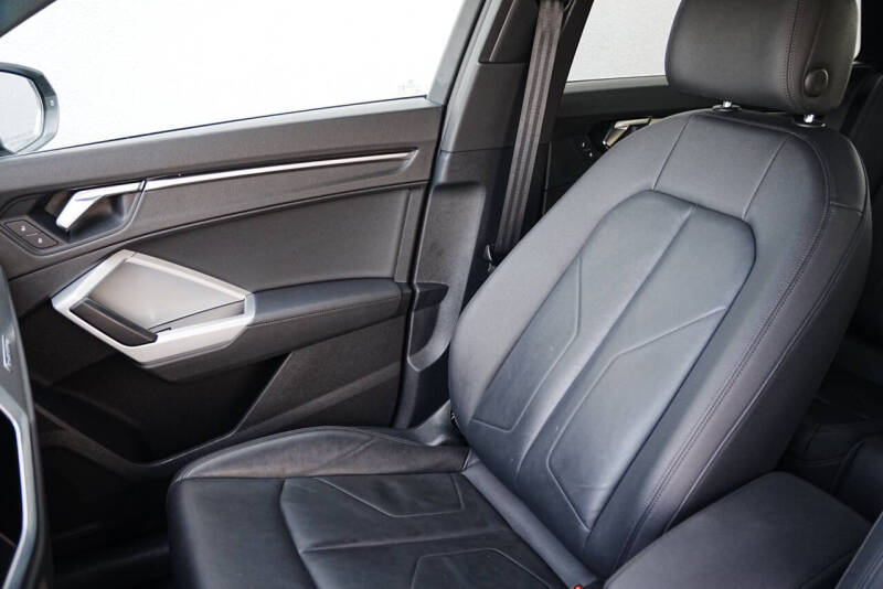 2022 Audi Q3 quattro S line Premium 45 TFSI