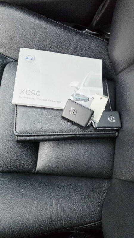 2019 Volvo XC90 T6 Momentum