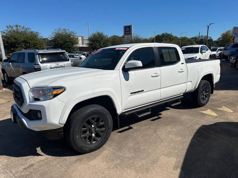 2021 Toyota Tacoma SR5's photo