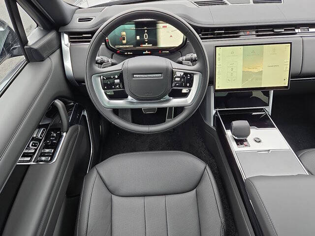 2025 Land Rover Range Rover P530 SE
