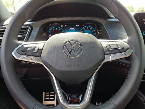 2026 Volkswagen Atlas Cross Sport SEL R-Line Black 4Motion