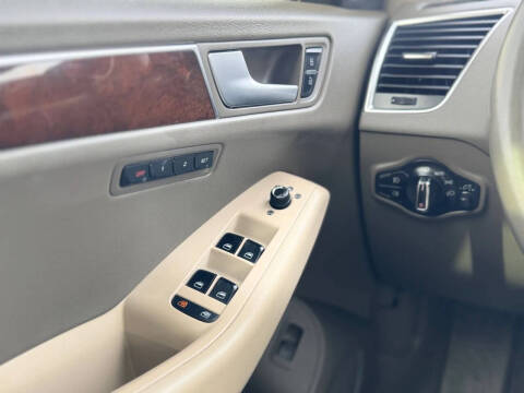 2012 Audi Q5 3.2 quattro Premium Plus