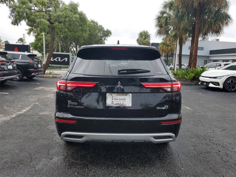 2025 Mitsubishi Outlander PHEV SE