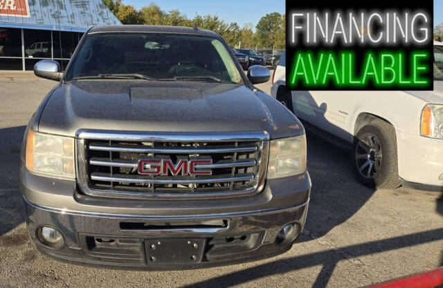 2013 GMC Sierra 1500 for sale at DURANGO AUTO CENTER LLC in Tulsa, OK