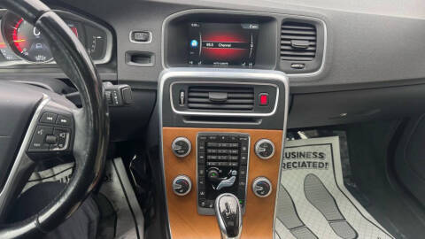 2016 Volvo S60 T5 Inscription Platinum