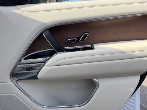 2023 Land Rover Range Rover P530 SE LWB