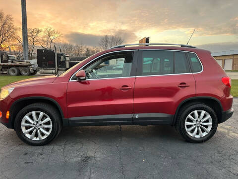 2011 Volkswagen Tiguan for sale at Luxury Cars Xchange in Lockport IL