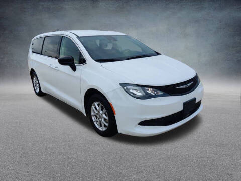 2024 Chrysler Voyager LX