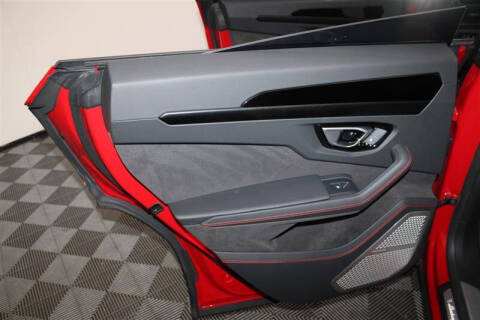2025 Lamborghini Urus SE