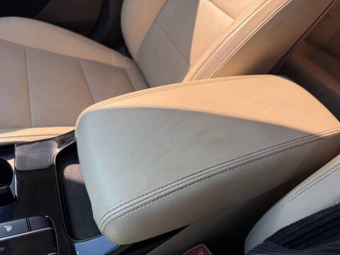 2017 Kia Cadenza Premium