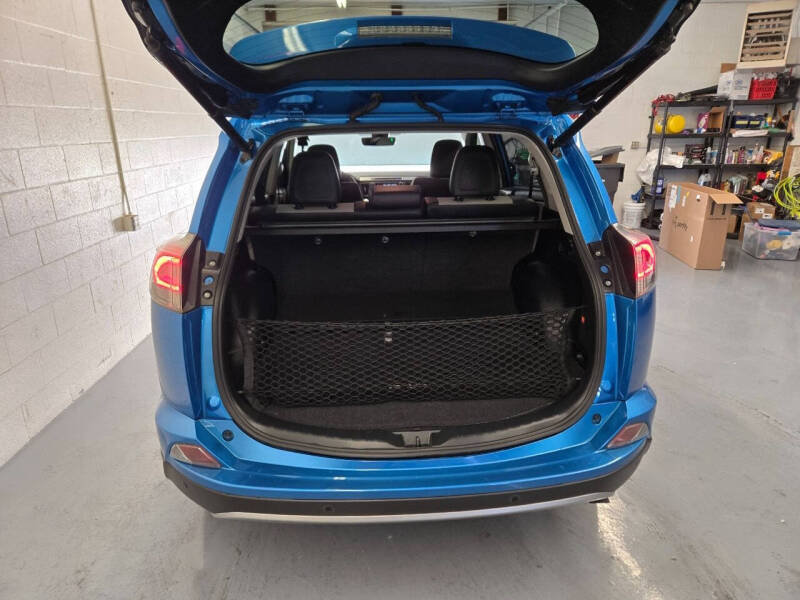 2017 Toyota RAV4 Hybrid Limited