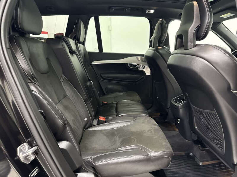 2016 Volvo XC90 T6 R-Design