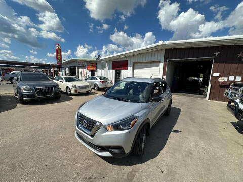 2020 Nissan Kicks SR