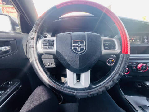 2013 Dodge Charger SE