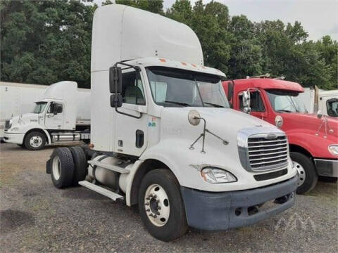 2005 Freightliner Columbia 112 for sale at Vehicle Network - Allied Truck and Trailer Sales in Madison NC