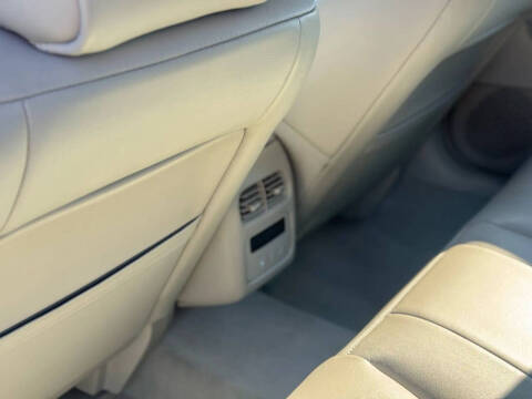 2011 Cadillac DTS Luxury Collection