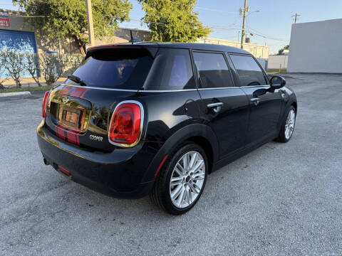 2017 MINI Hardtop 4 Door Cooper