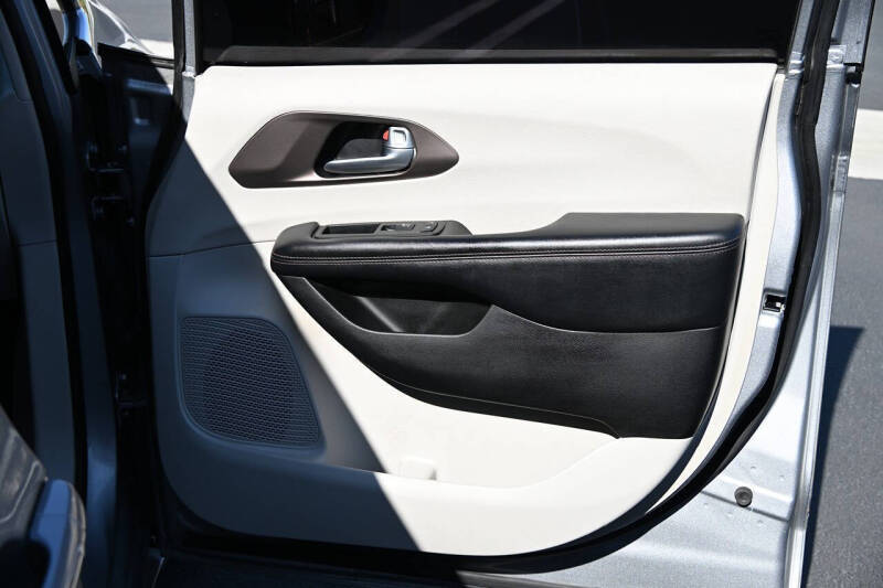 2019 Chrysler Pacifica Touring L