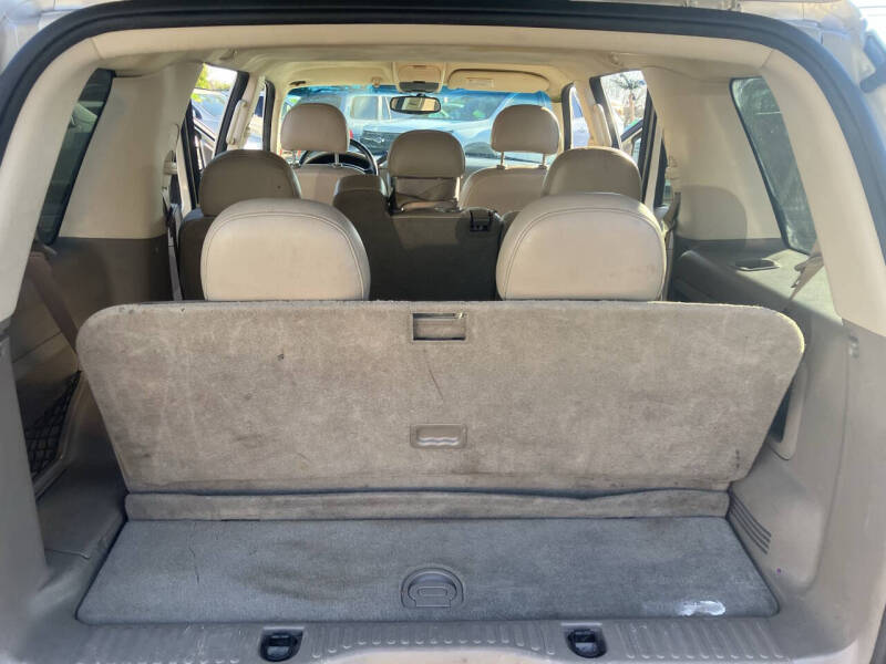 2004 Ford Explorer XLT