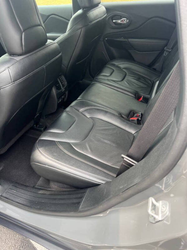 2023 Jeep Cherokee Altitude Lux