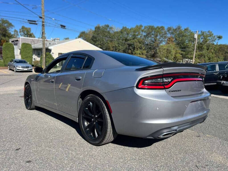 2016 Dodge Charger SE