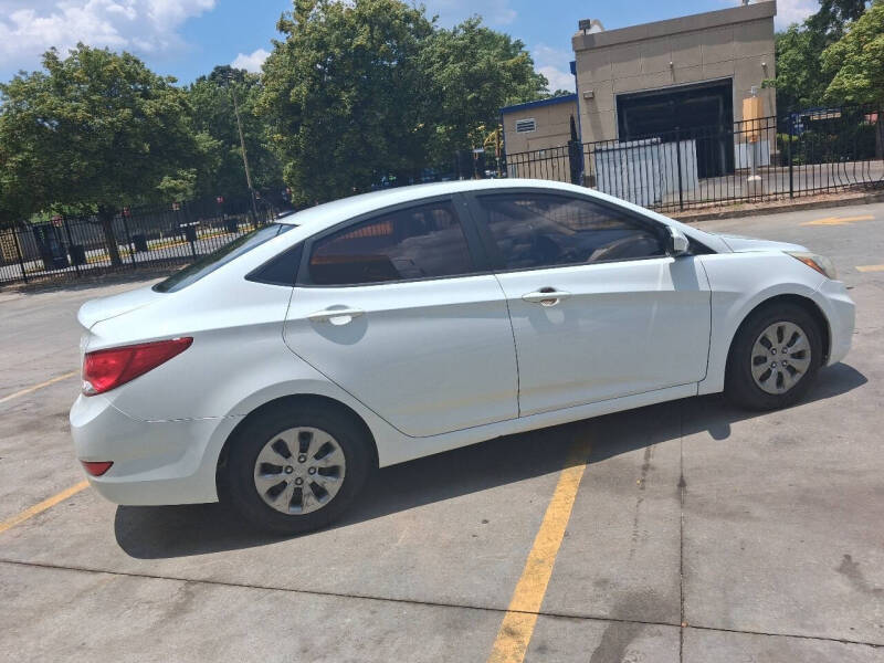 2016 Hyundai Accent SE
