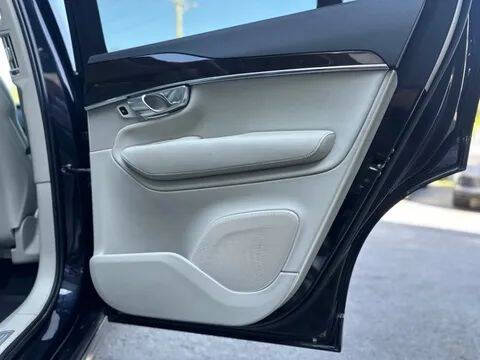 2017 Volvo XC90 T6 Momentum