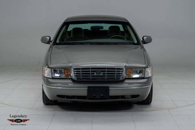 2003 Ford Crown Victoria