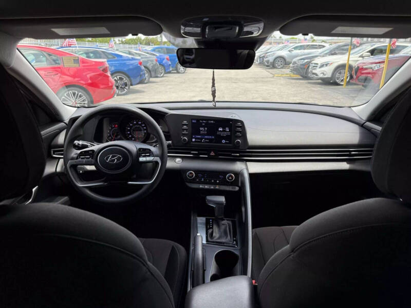 2022 Hyundai Elantra