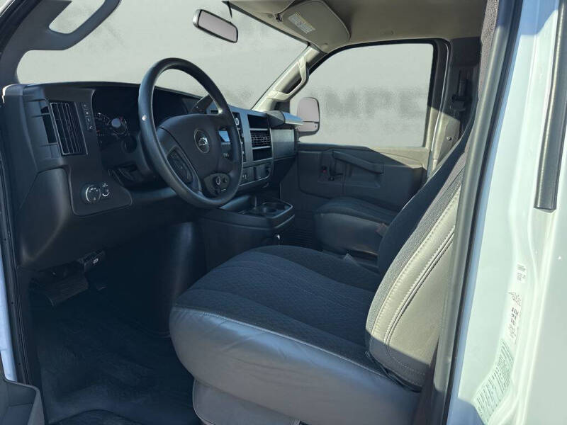 2024 Chevrolet Express 2500