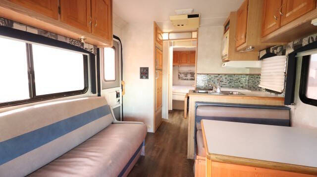 2004 Ford E-Series E-450 SD