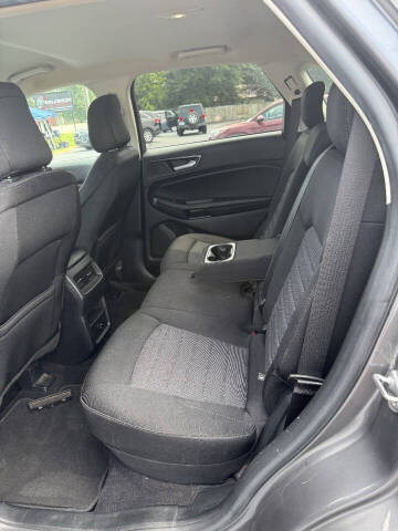 2021 Ford Edge SE
