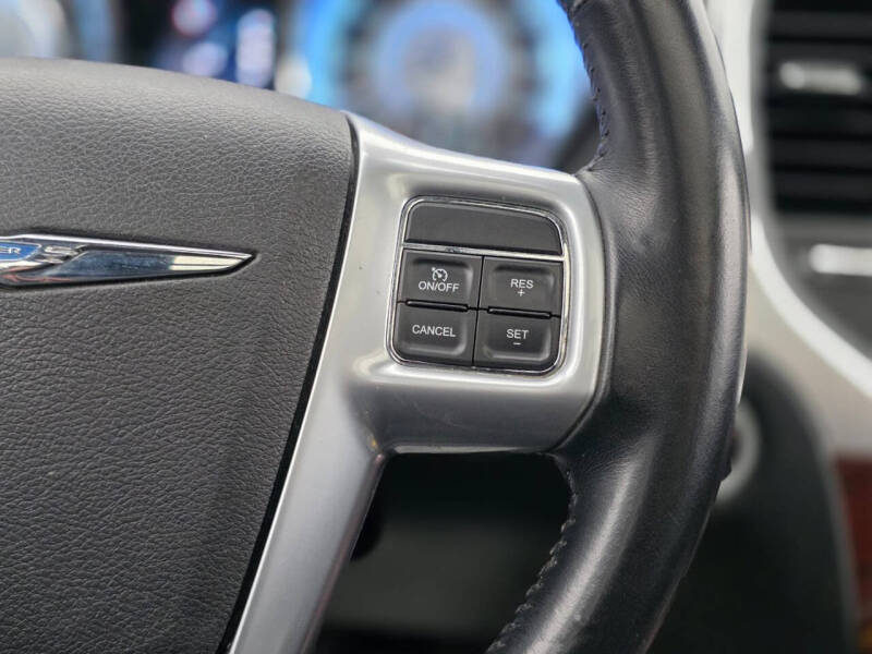 2012 Chrysler 300 Limited