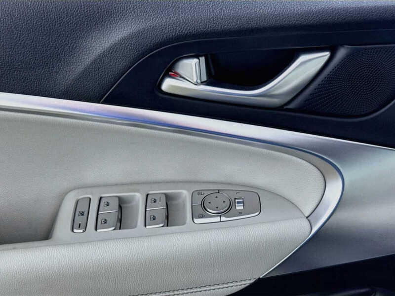2025 Genesis G70