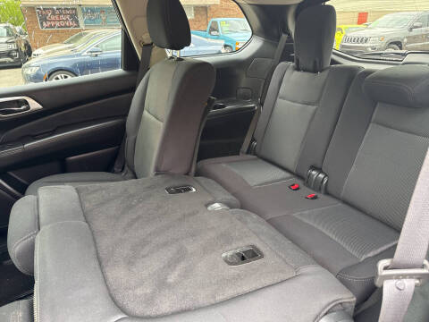 2019 Nissan Pathfinder S