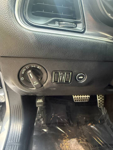 2016 Dodge Challenger SXT Plus