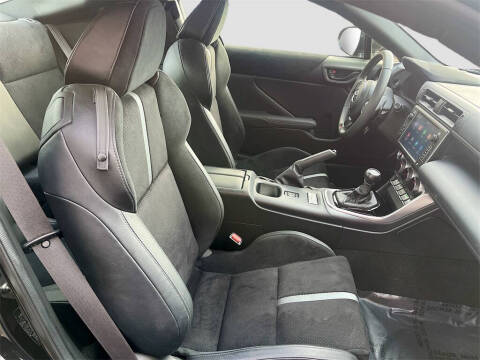 2025 Toyota GR86 Premium